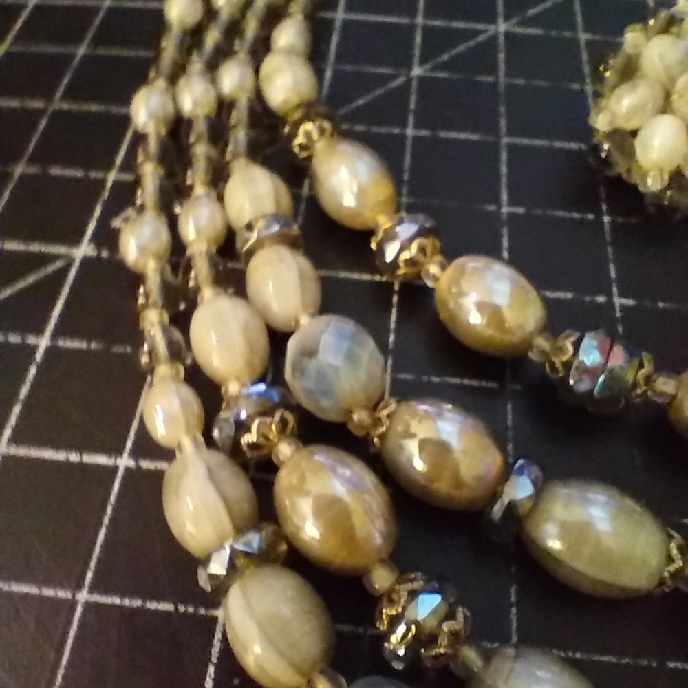 Vintage 4 Strand Art Glass Necklace With Matching Clip-On Earrings, 16 I… - Picture 2 of 9